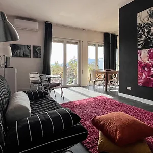 Mura Di Elegant Penthouse With Balcony , Lucca Italia